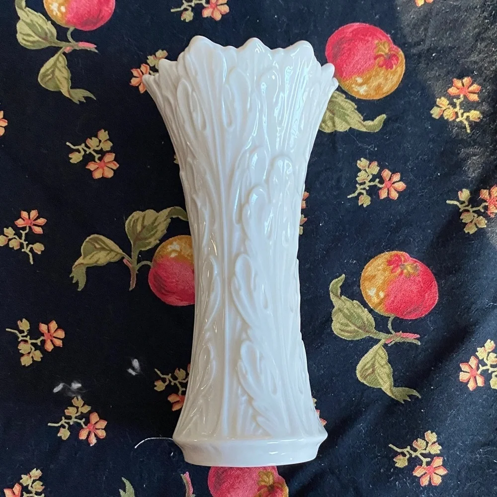 Lenox Elegant White Leaf Vase